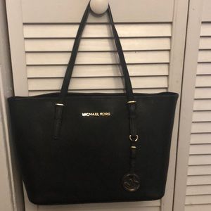 Michael Kors Jet Set Tote